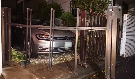 壊れたフェンス